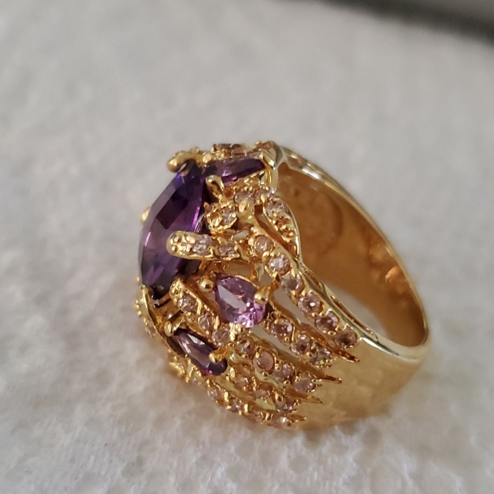 Ring - Picture 3 of 4